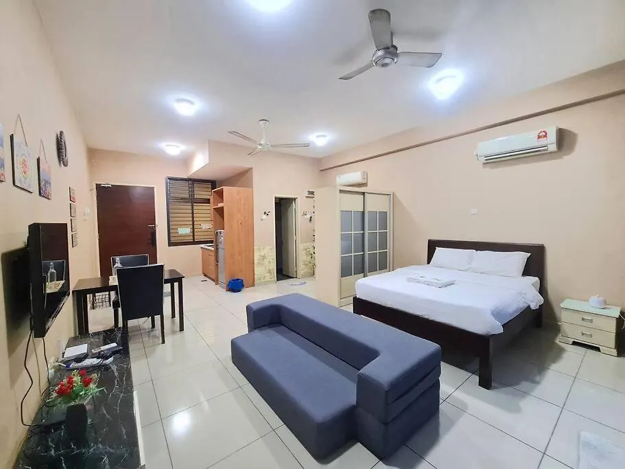 Classic Studio Balcony Palazio Mount Austin By Gdragon Homestay Johor Bahru Malaysia