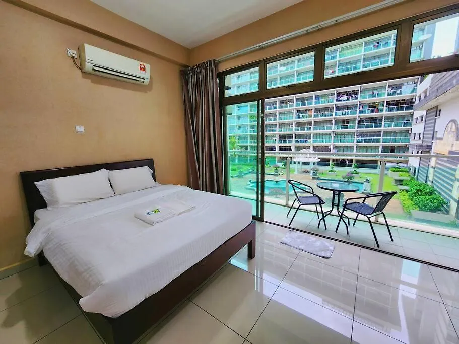 Classic Studio Balcony Palazio Mount Austin By Gdragon Homestay Johor Bahru Malaysia